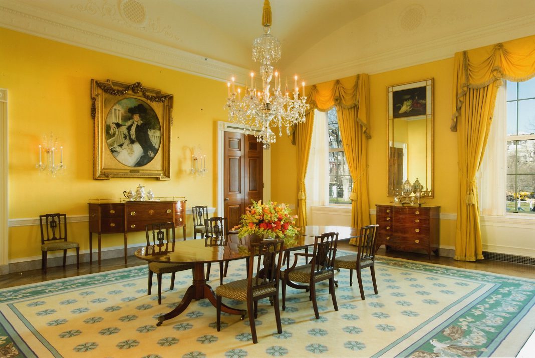 1da22540_old_family_dining_room_2009-1.xxxlarge_2x