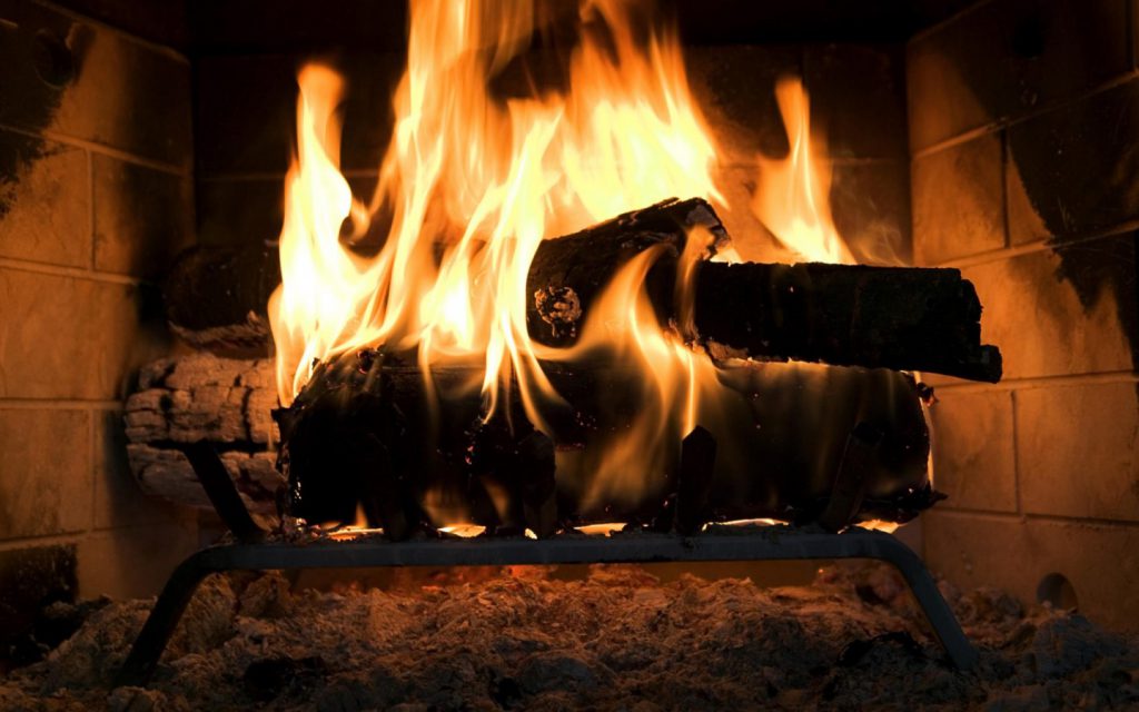 Creative_Wallpaper_The_fire_in_the_fireplace_019215_