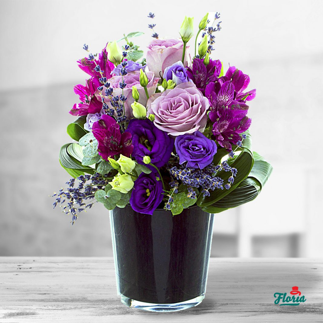 Nuanțe de albastru și roz în noua colecție Floria, pentru sărbătoriții de Sfântul Alexandru