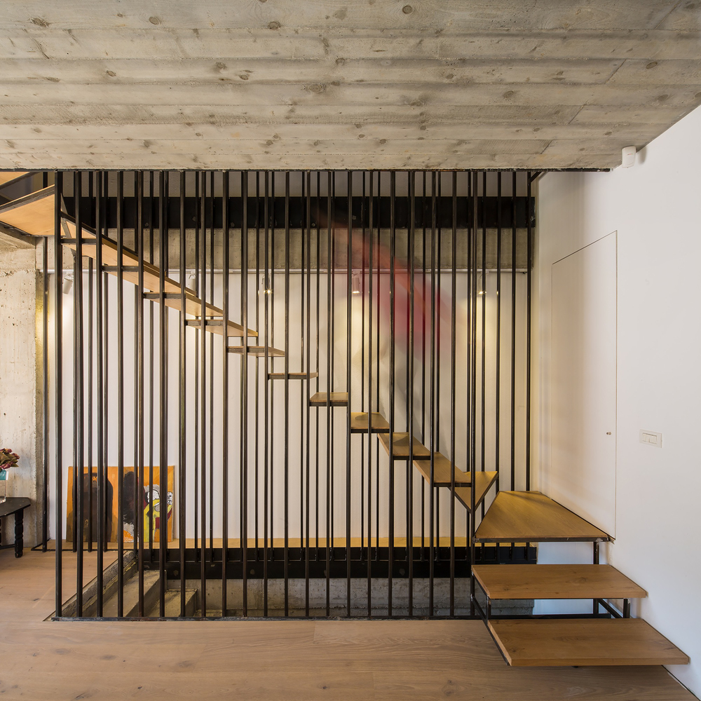 Cum arată cea mai îngustă casă din Bucureşti 