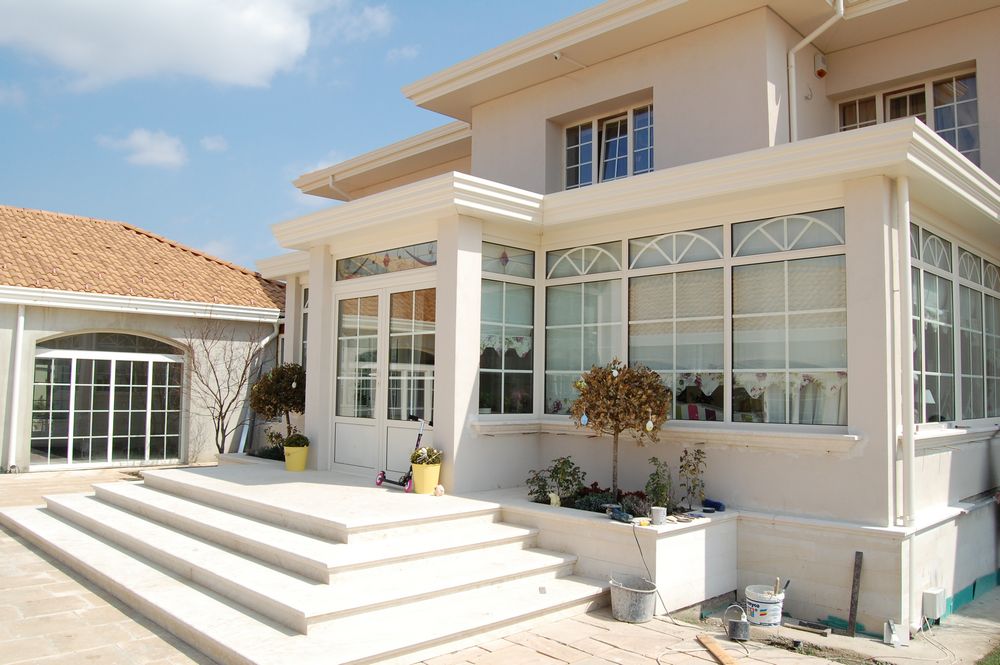 In advance closet deeply Vrei să închizi terasa sau veranda cu sticlă? Care sunt avantajele