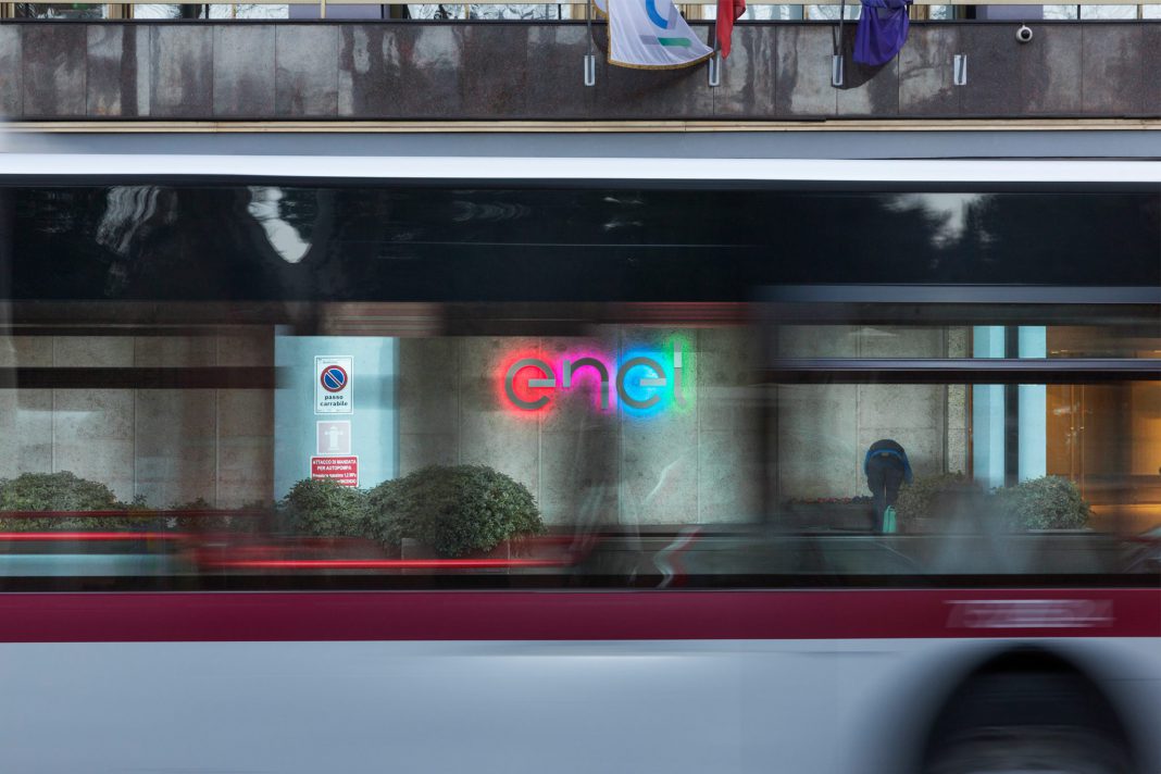 Enel reduce cu 20% facturile la curent