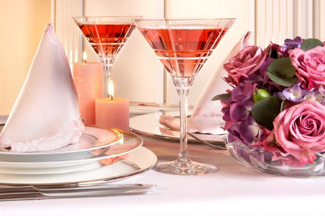 Decoraţiuni festive pentru sărbătorirea Noului An