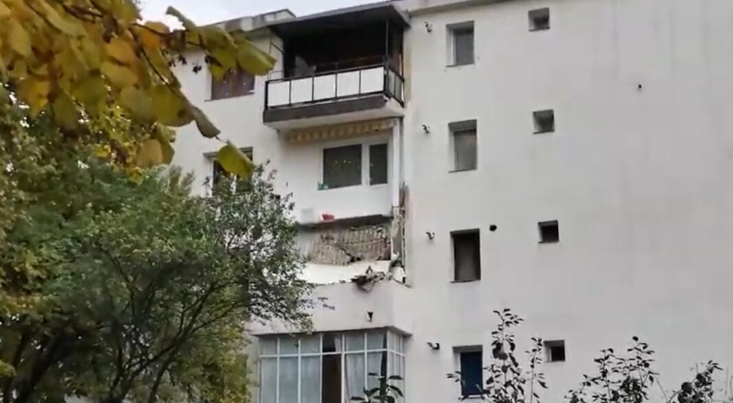 Vaslui: a căzut balconul peste vecinii de la etajul doi