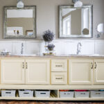 Bucătăria este semideschisă