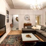 Decoraţiunile, accesoriile şi tablourile încălzesc ambianţa apartamentului