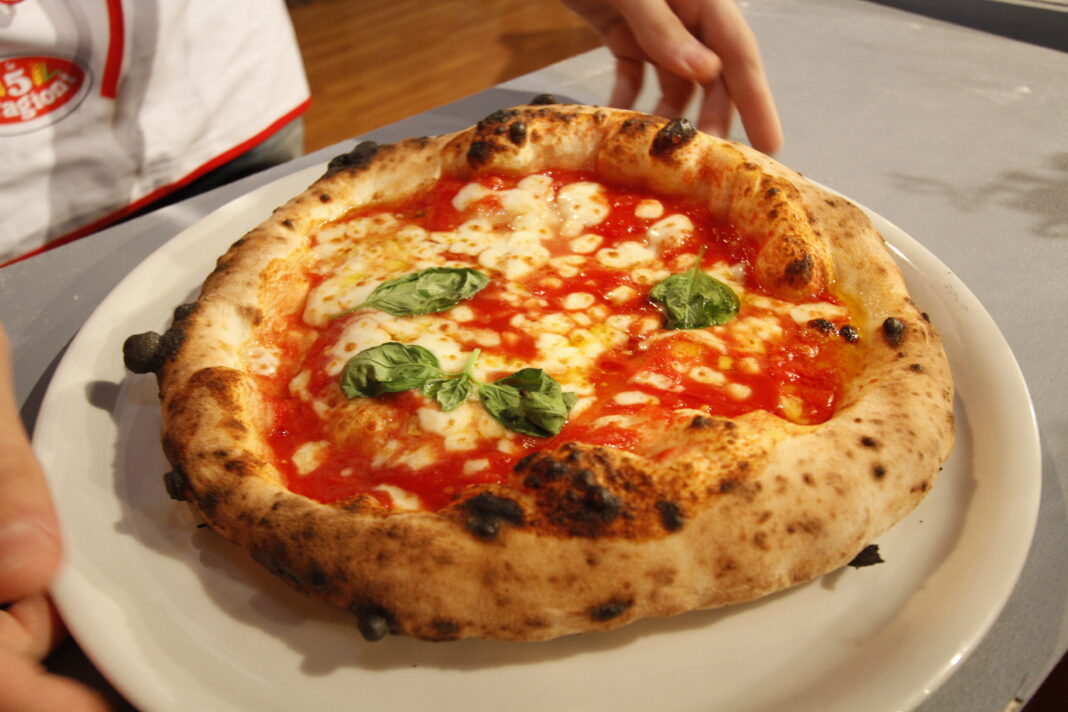 Pizza ameliorează simptomele de artrită reumatoidă