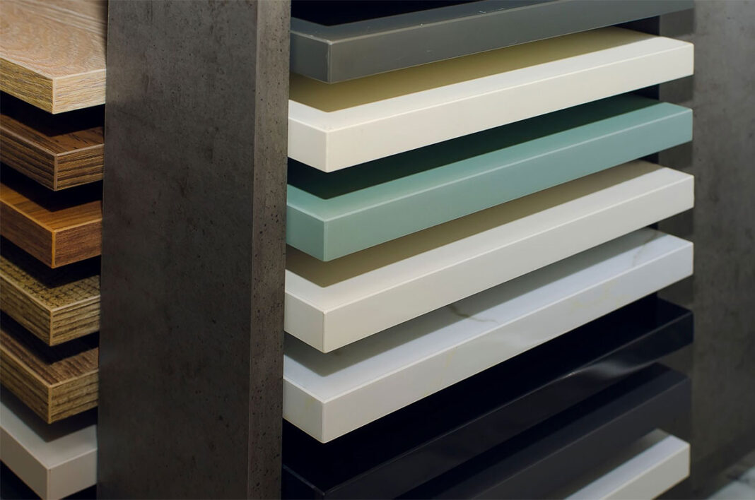 Avantajele-utilizării-canturilor-ABS-în-producția-de-mobilă