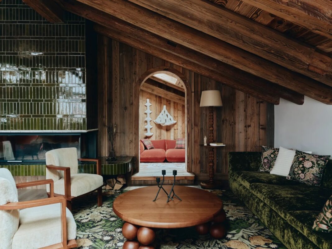 O cabană de munte veche renovată cu gust