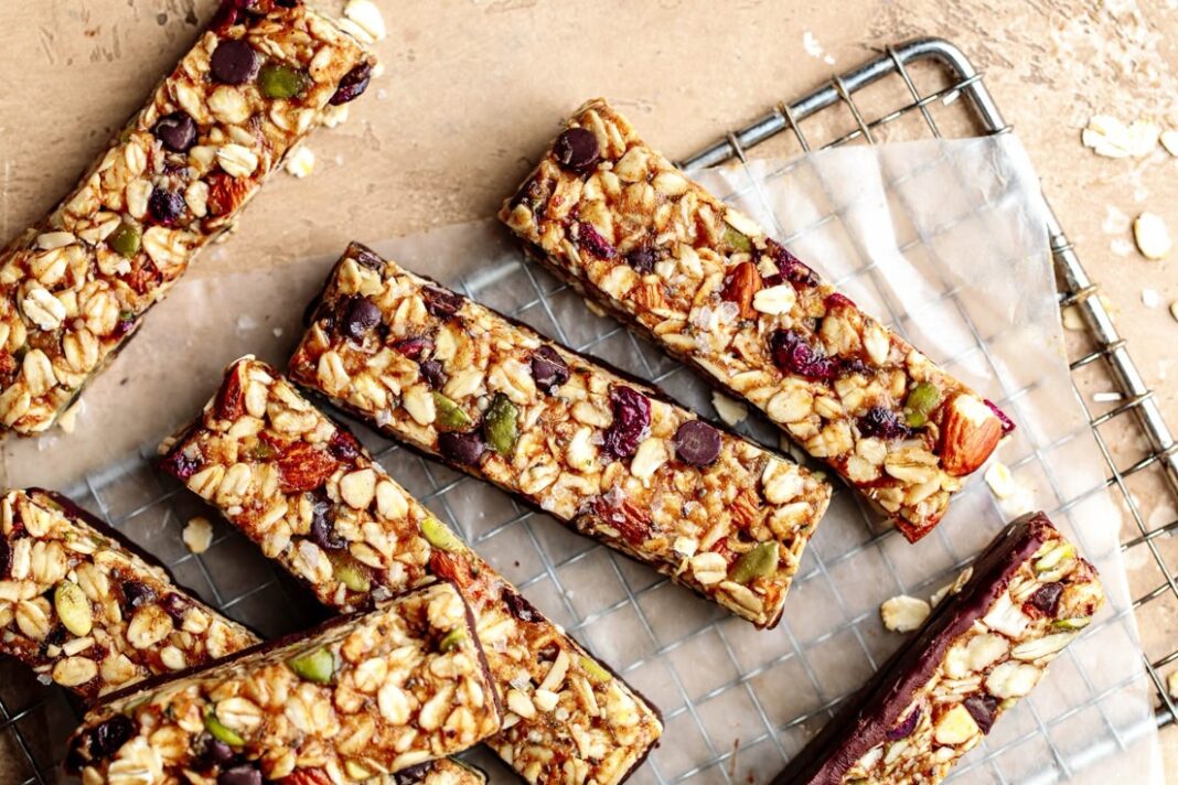 Rețetă baton de cereale cu semințe și curmale fără zahăr