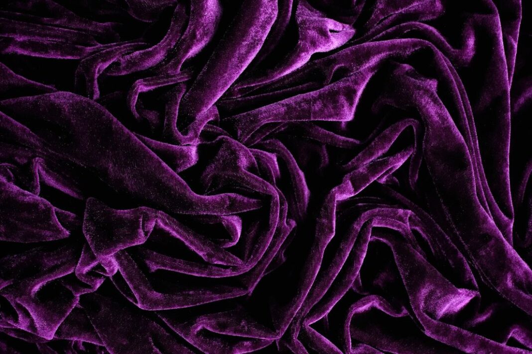 Integrarea catifelei în designul interior: sfaturi și exemple