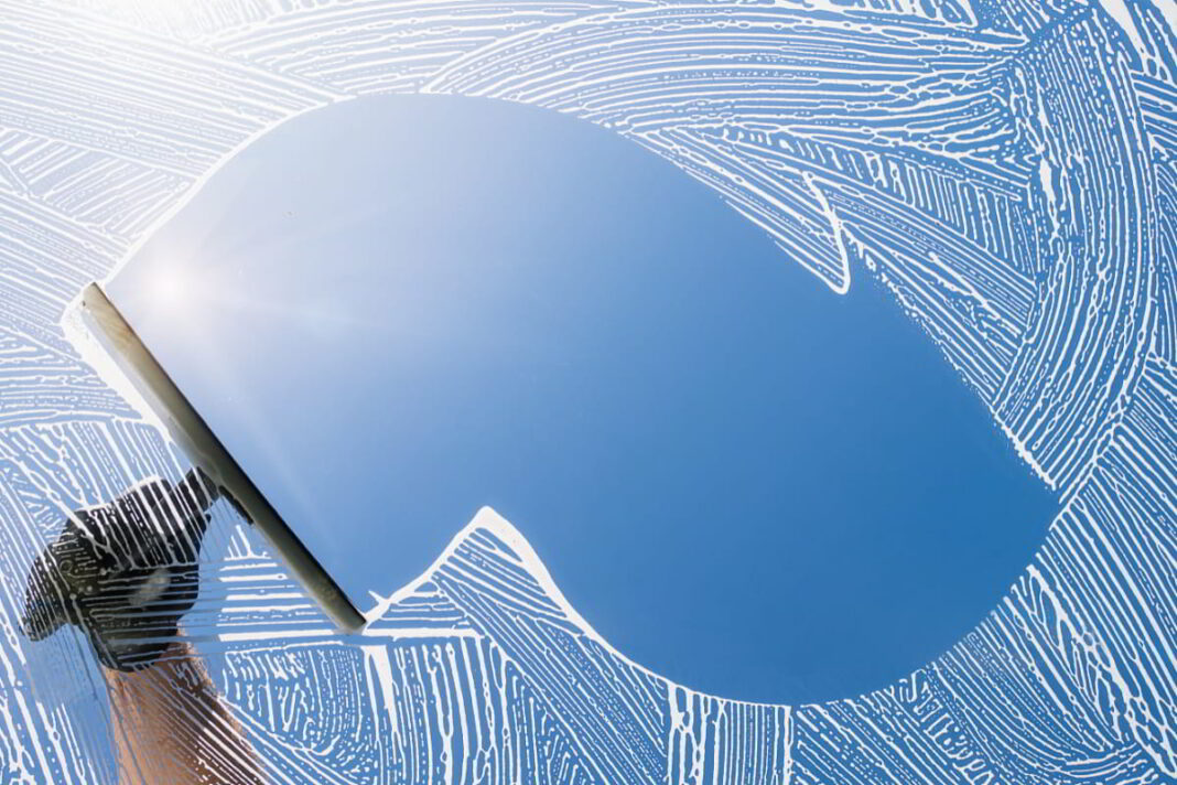 Geamurile – cum trebuie curățate și la ce trebuie să fim atenți