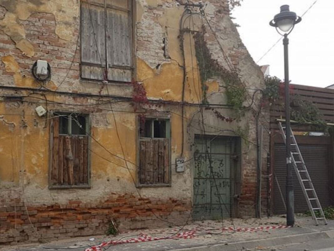 La Arad se poate: peste 1300 de proprietăți sunt supraimpozitate pentru că au fost lăsate în paragină