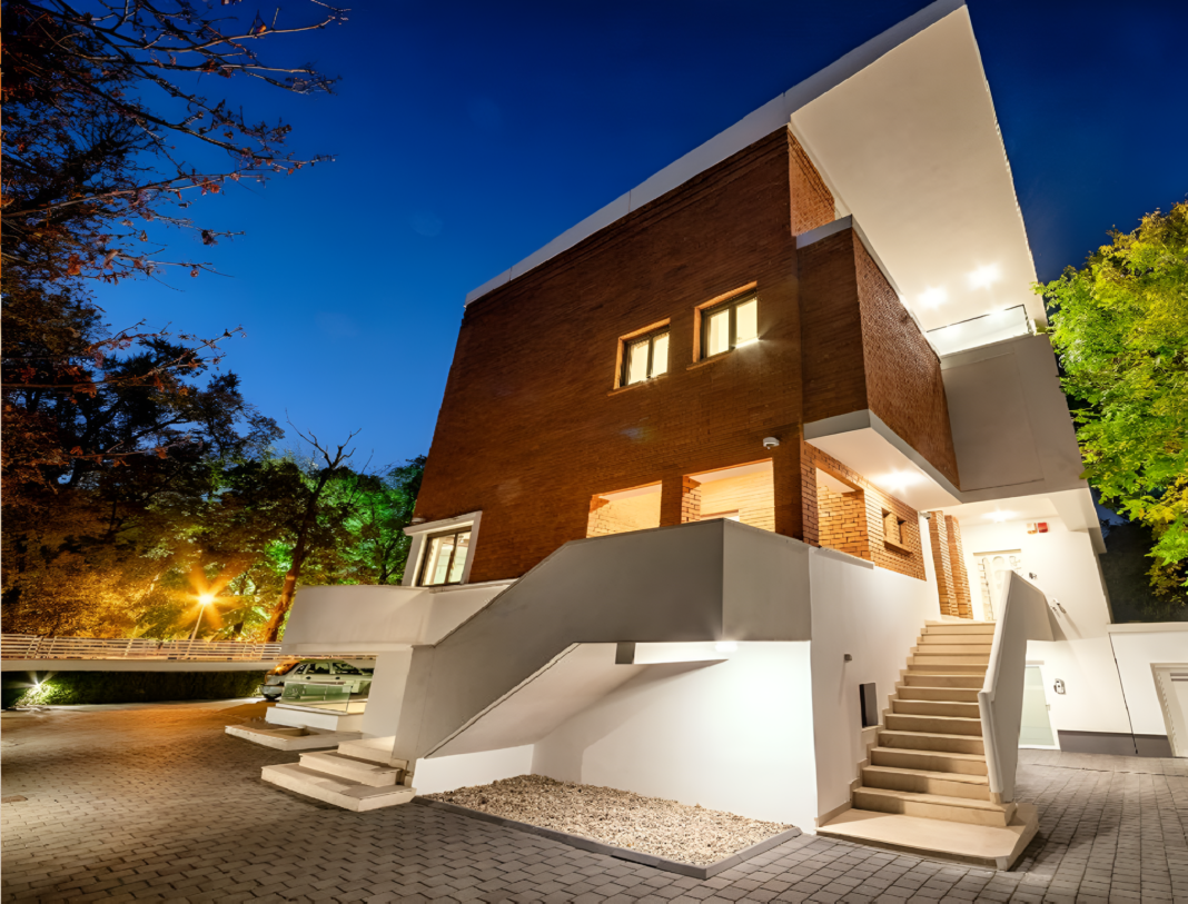 Vila monument istoric de pe Blvd. Aviatorilor, scoasă la vânzare. Una dintre cele mai scumpe proprietăți din Nord