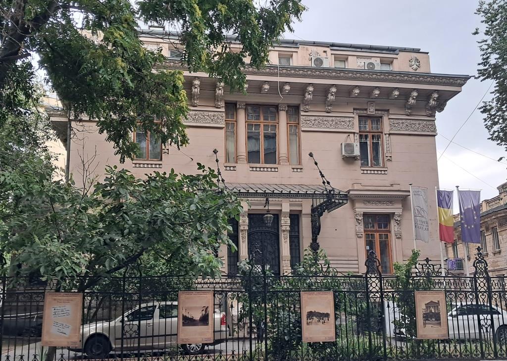 O frumoasă casă de început de secol XX în cel mai desăvârșit stil eclectic