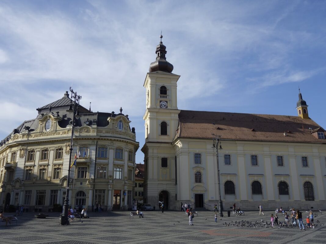 Ghid pentru cumpărarea unui apartament în Sibiu: rolul agențiilor imobiliare și avantajele colaborării cu specialiști