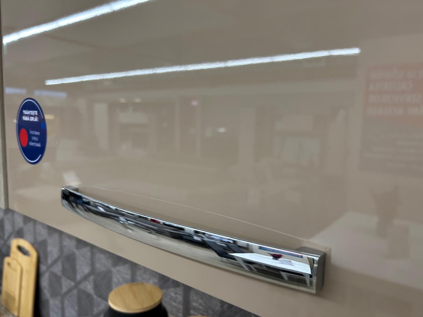 Fronturile lucioase de bucatarie