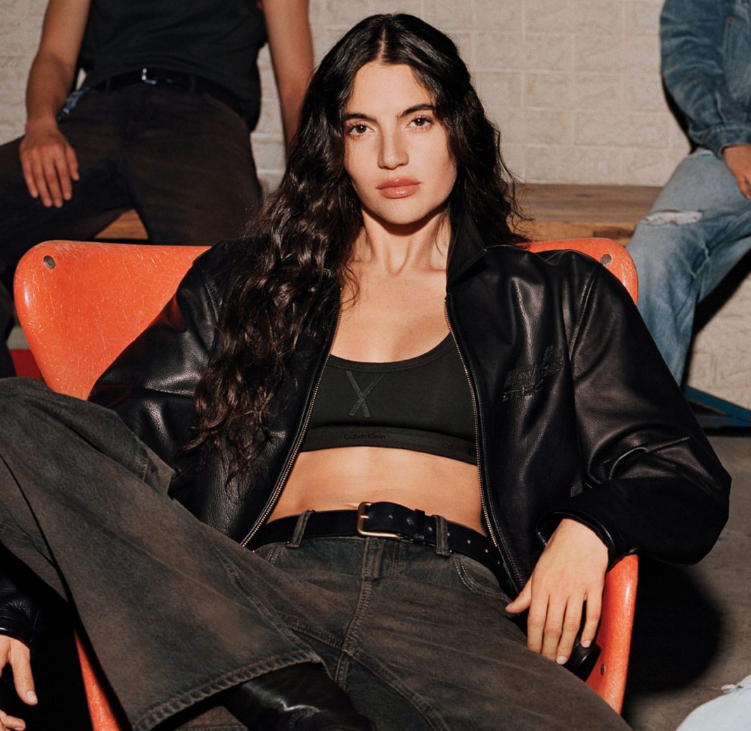 Jung Kook lansează prima colaborare de modă cu Calvin Klein într-o colecție inspirată de stilul motocicliștilor Jung Kook lansează prima colaborare de modă cu Calvin Klein într-o colecție inspirată de stilul motocicliștilor